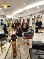 点击看大图 -八佰伴8008星级形象店