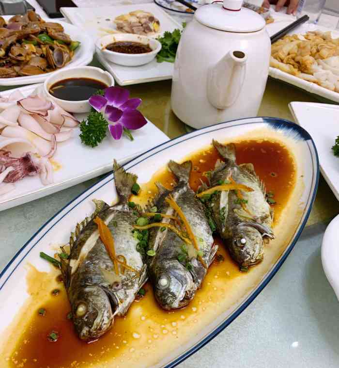 电白渔港·海鲜粤西菜-"这家是新洲为数不多的电白餐厅之一,正对着.