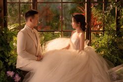 -雪中彩影婚纱摄影·微光艺术中心