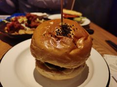 芝心手打牛肉堡-龙治汉堡(中华城店)