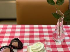 -红宝石·鲜奶小方·海派西点房(联洋店)