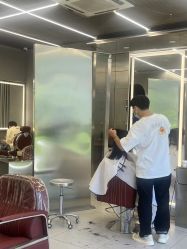 -侨治发型