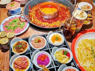 火锅哪家强，川渝排队王