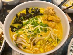 金汤酥肉酸辣米线-云海肴·汽锅鸡·云南菜(天山百盛优客店)