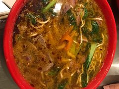 香肠猪肝-易记皮肚面(明瓦廊店)