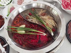 -茅草房·河畔园林火锅