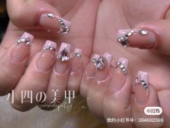 -小四撸猫美甲咖