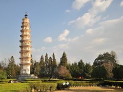 -三塔倒影公园