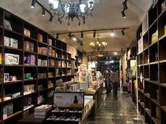 -钟书阁(松江泰晤士小镇店)