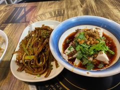 -冯烫烫跷脚牛肉·川菜小馆(武胜西街店)