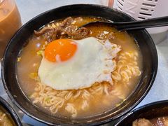 沙嗲牛肉出前一丁-华嫂冰室(尖沙咀店)