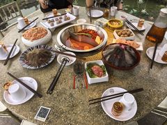-茅草房·河畔园林火锅