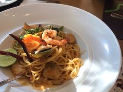 -Chom Cafe and Restaurant