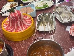 -四囍码头海鲜烧烤自助火锅(外滩南京东路悦荟广场店)