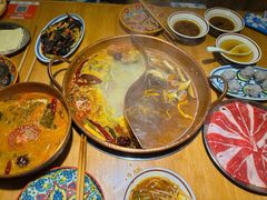 -洱火云南酸菜牛肉火锅(石景山当代商城店)