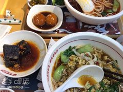 -呷佬·长沙手工米粉(金沙江路店)