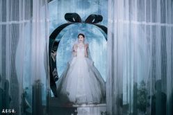 点击看大图 -拉瑞娜LaReine婚纱礼服高级定制
