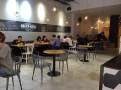 用餐区-HELLO 27 意面·沙拉·帕尼尼