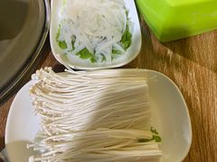 -茸梅路右拐龙虾-农家菜(松江店)