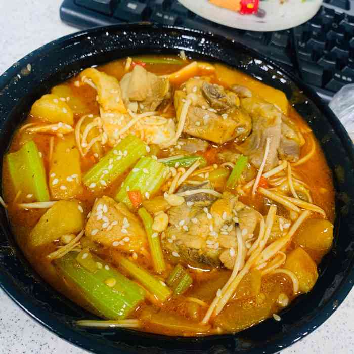 觅肴海鲜焖锅饭-"其实味道很一般 同事叫了一次 翻车了 第.