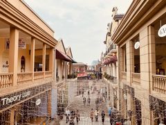 -王府井奥莱临潼小镇(临潼店)