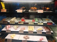 面包甜点陈列柜-麦当劳(深圳北站高铁店)