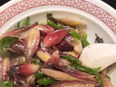 -帅巴人舅母子腊蹄民俗村