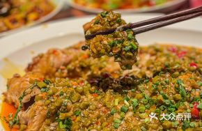 Huo Xiang Braised Pork Belly with Rice Fish