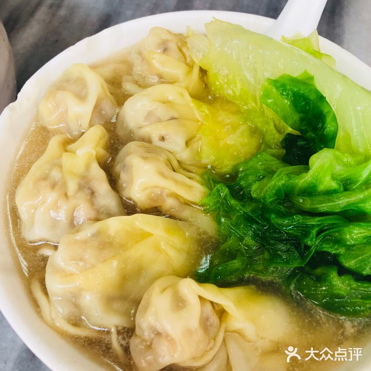 「竹升面」不算得上爽口，面条粗细不一，应该系手工制作