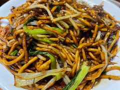 牛肉蛋炒面-琥珀老六龙虾(四里河店)