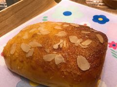 椰丝香包-好利来(鲁谷店)