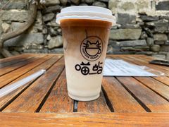 -喵屿·大理花园猫咖