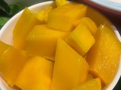 芒果-日进一片海.生腌海鲜火锅.宵夜烧烤(三里屯总店)
