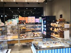 面包甜点陈列柜-巴黎贝甜(右安门店)