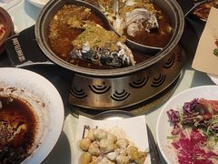-阿瓦山寨·湘菜现炒·剁椒鱼头王(咸阳总店)