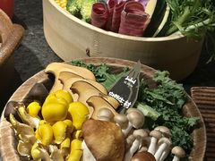 -三出山火锅(南京万象天地店)