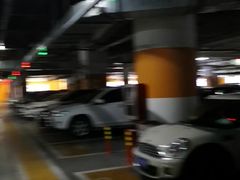-万象城-停车场