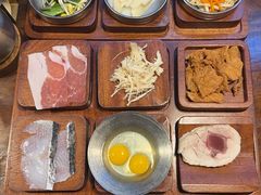 -银米·云南传统过桥米线(双廊黑金冠店)
