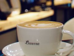 -LEO CAFE