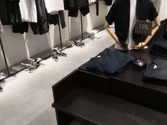 -URBAN REVIVO(七宝领展广场店)