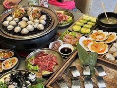 -围炉肉舍•炭烤活鳗•丹东海鲜烤肉(步行街店)