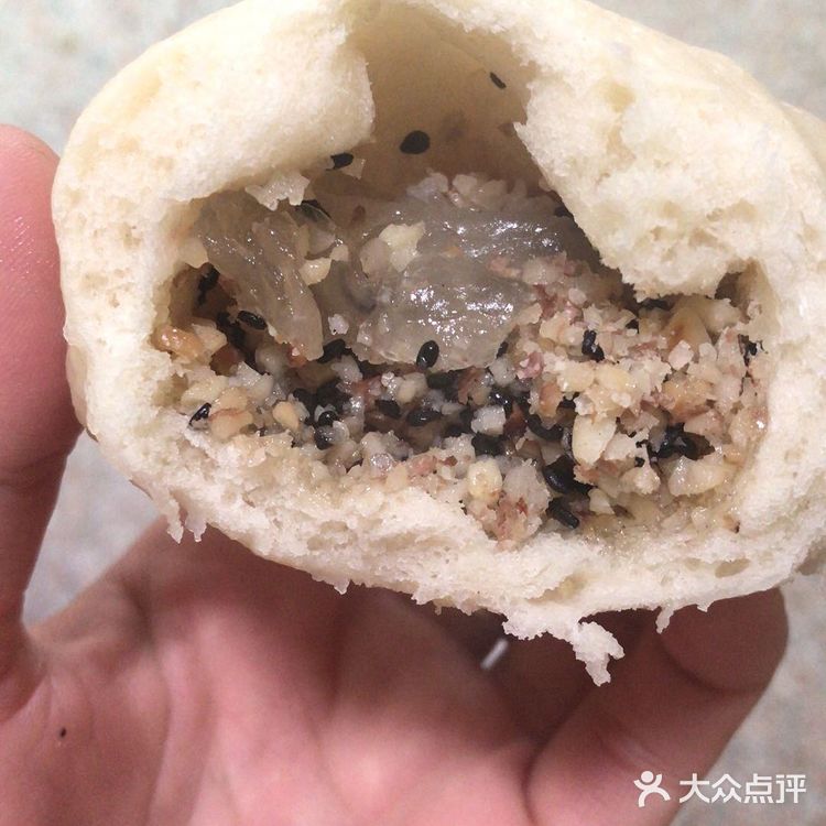 关键有高手指点指点，做出来包子松软，馅料好吃！