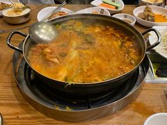 土豆排骨火锅-喇喇排骨火锅·传统韩式脊骨汤(望京西园总店)