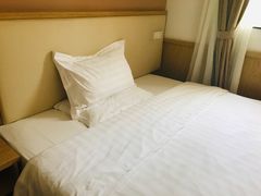 -7天连锁酒店(上海徐家汇龙华路地铁站店)