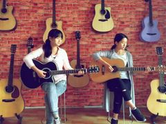 -八度音乐吉他教室(汉广店)