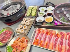 -围炉肉舍•炭烤活鳗•丹东海鲜烤肉(步行街店)