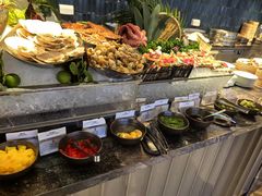 -华邑酒店·鲜艳全日自助餐厅