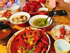 -虾弄弄海派小龙虾·牛羊蝎子火锅