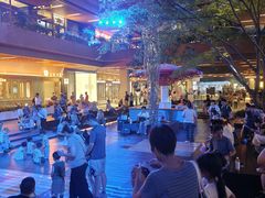 -瑞虹新天地月亮湾
