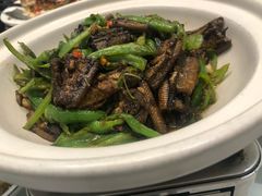 青椒烧鳝鱼-野渡坡·极致湘菜·庭院餐厅(汉阳店)